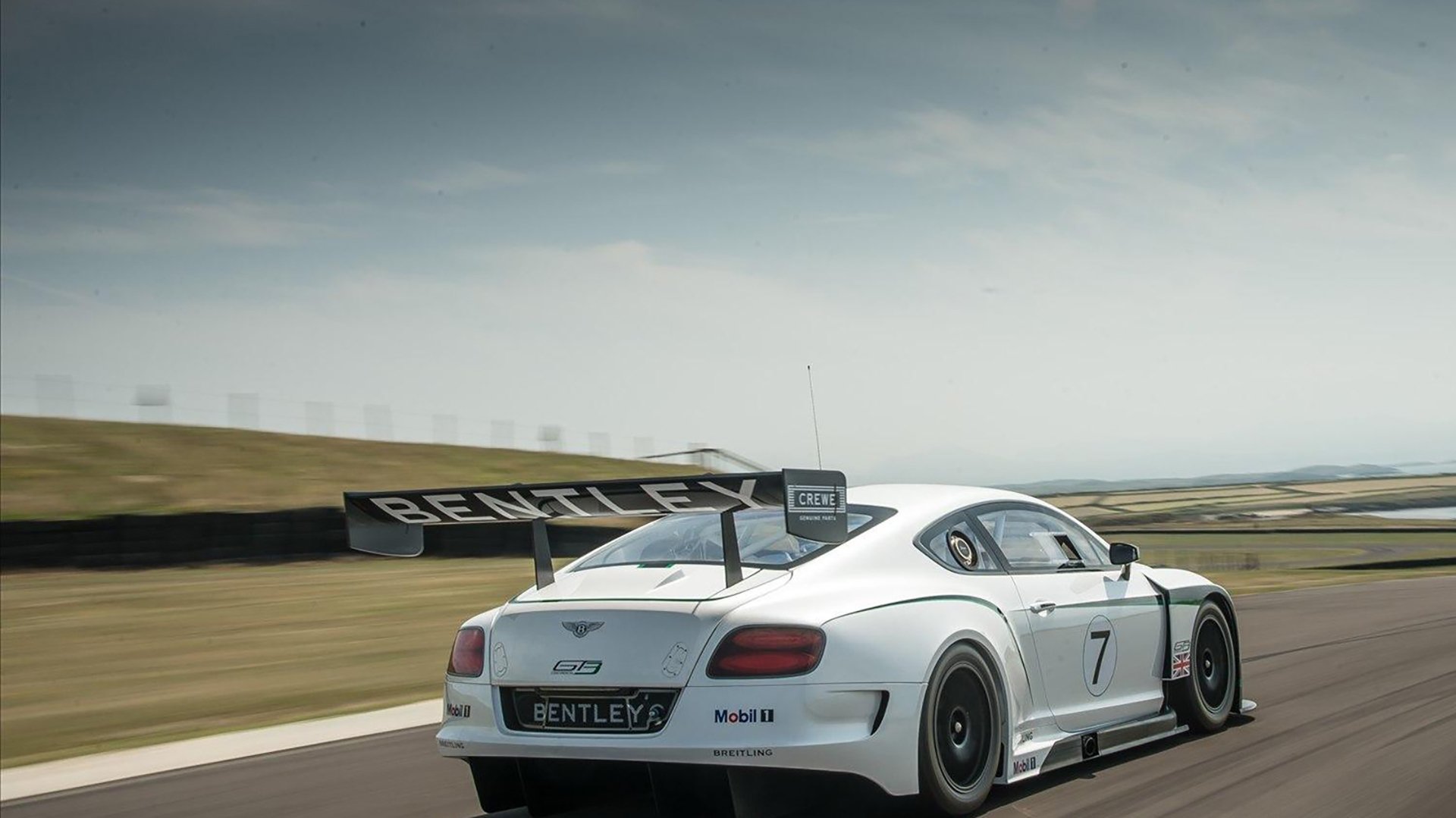 观众体验区:多样互动游戏等待你的参与,观众体验类软文